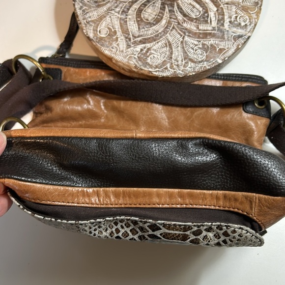 THE SAK LEATHER ANIMAL PRINT LEATHER CROSSBODY BAG - Picture 11 of 12